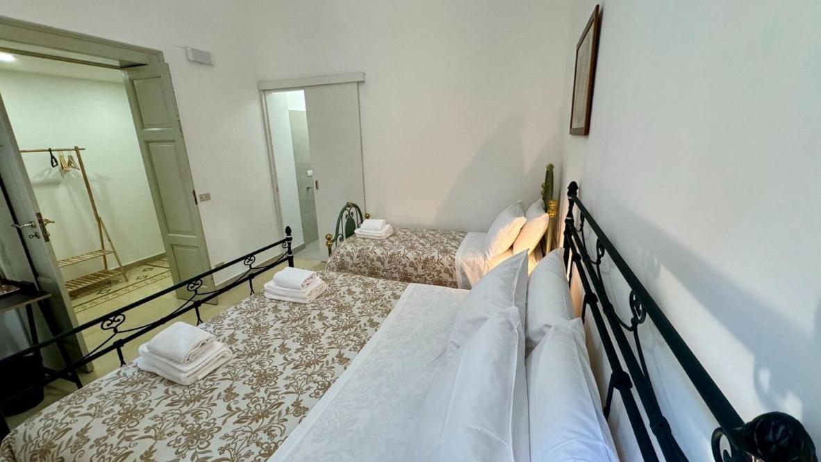 Civico 43 Hotel Messina Bagian luar foto